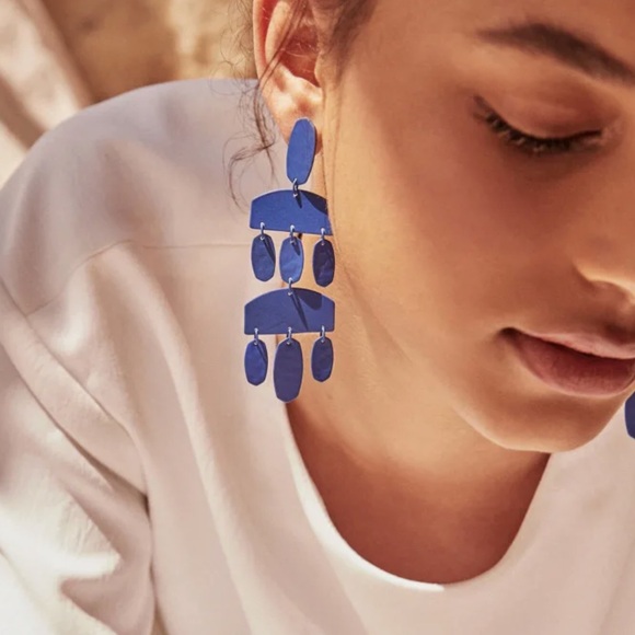 Kendra Scott Emmett Earrings Matte Yellow - Picture 3 of 4